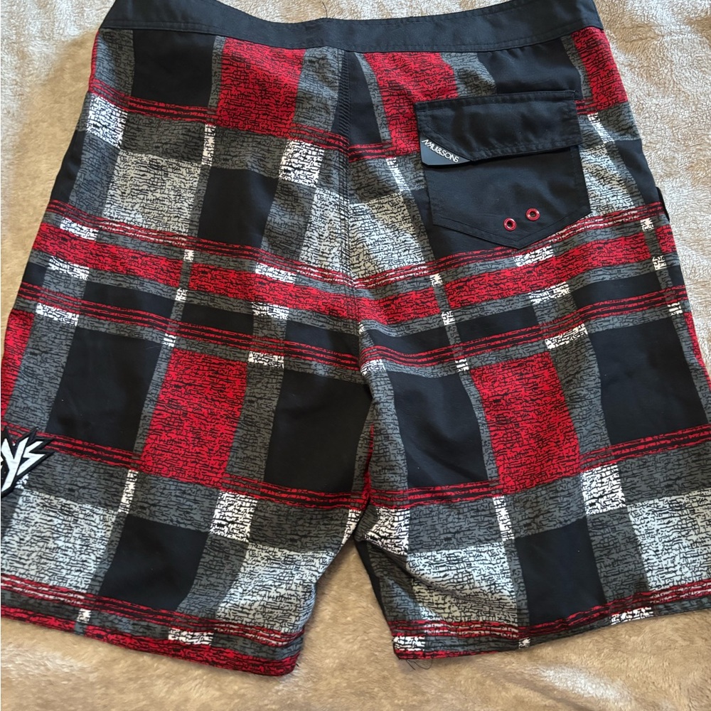 Maui&Sons classic Men's Red and Black Plaid Swim Shorts b8